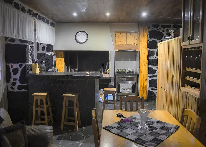 Stone Dreams - Pedra Da Atafona Calheta de Nesquim