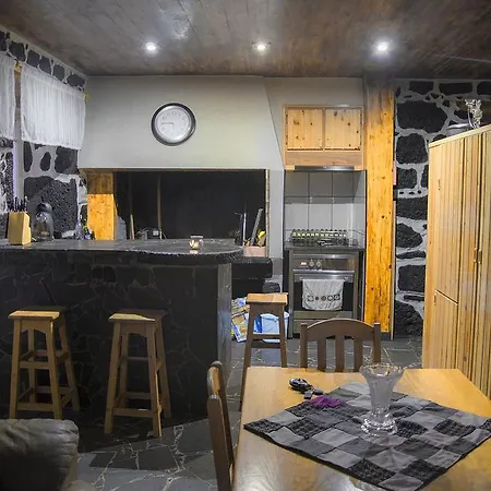 Stone Dreams - Pedra Da Atafona Calheta de Nesquim